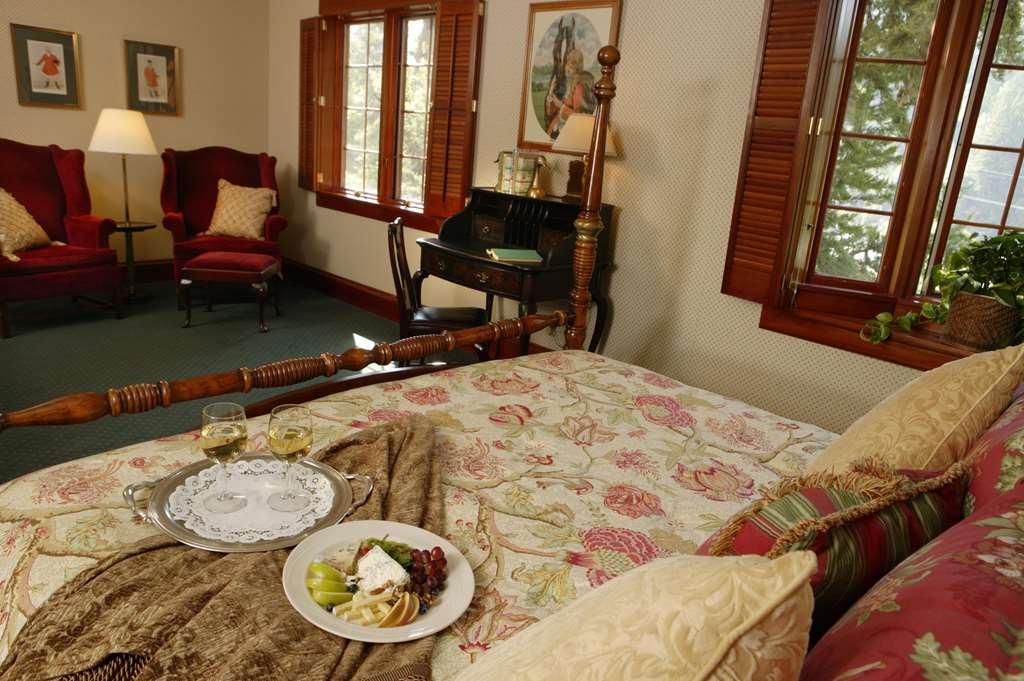 Benbow Historic Inn ガーバービル 部屋 写真